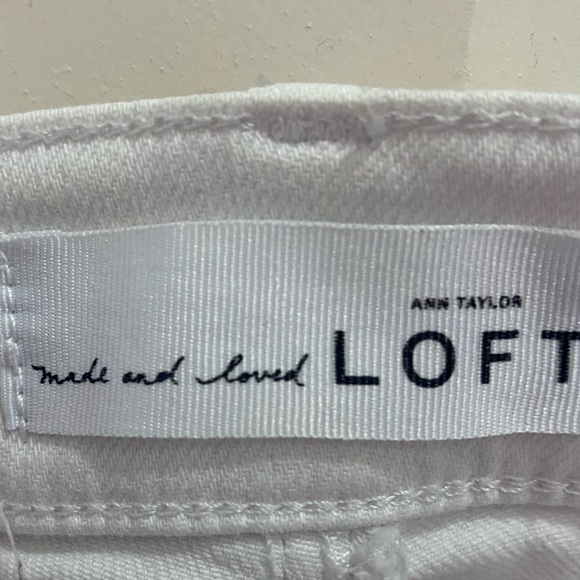 LOFT white skinny denim in size 2(25)Petite. - Picture 3 of 5